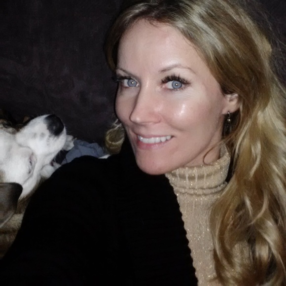 Meet your Posher, Amanda - Picture 1 of 1